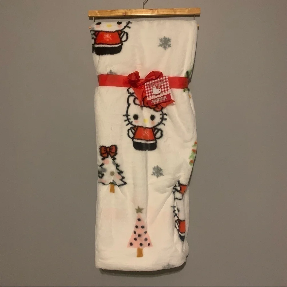 NWT. HELLO KITTY Christmas Trees Holiday Blanket